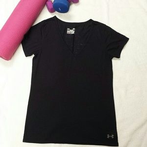 Under Armour Heatgear Semi-Fitted Black Top Size S